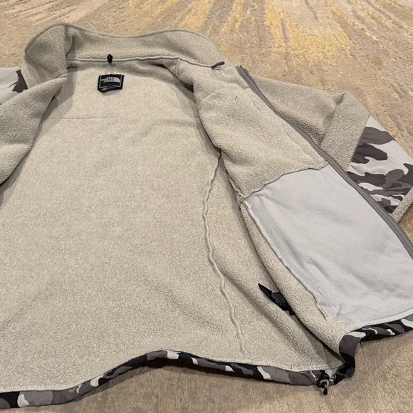Women’s North Face Polartec Denali full zip Jacket in grey camo size XL EUC - Picture 6 of 12